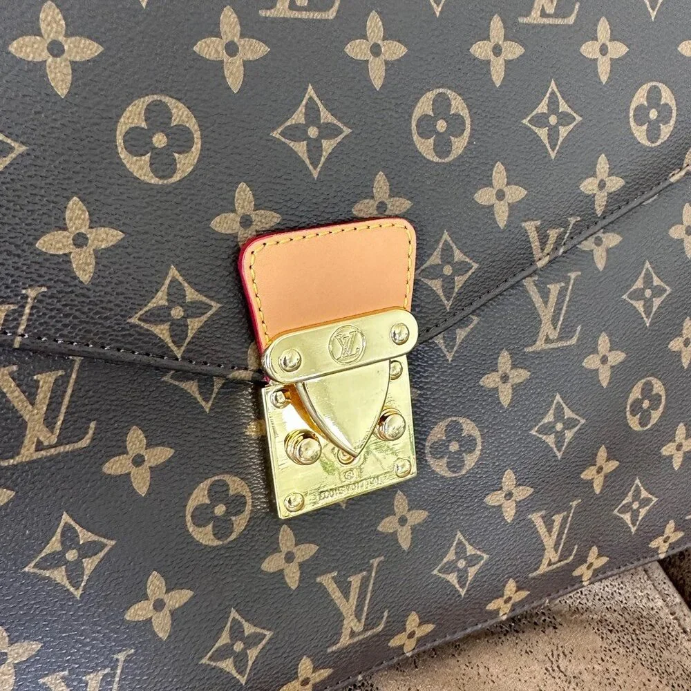 LOUIS VUITTON Monogram Porte Documents Bandouliere Bag